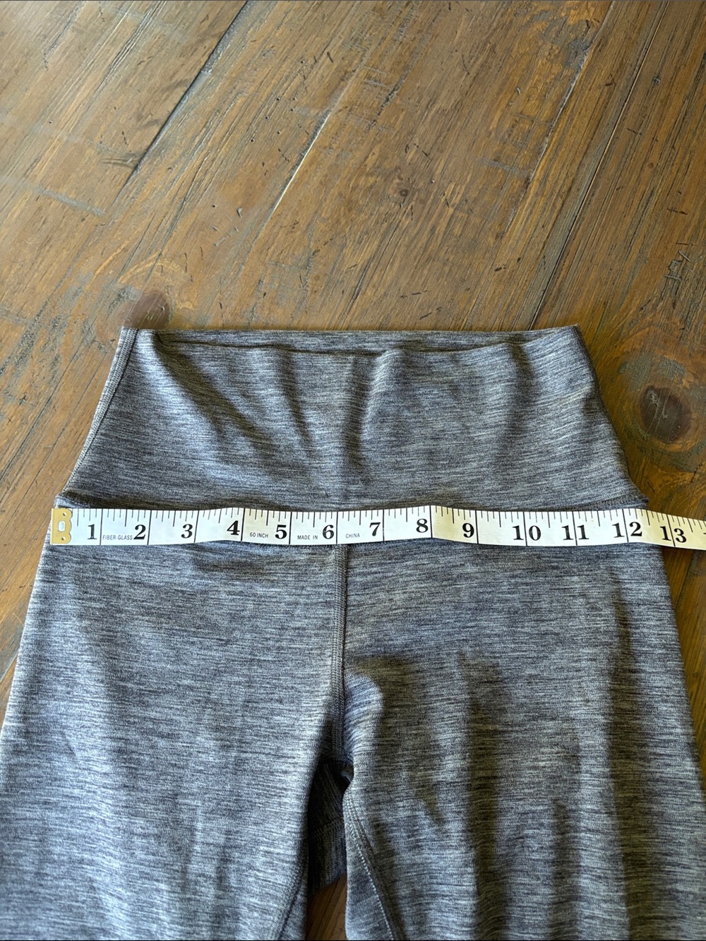 Lululemon size 4 gray 30” leggings - Picture 10 of 16